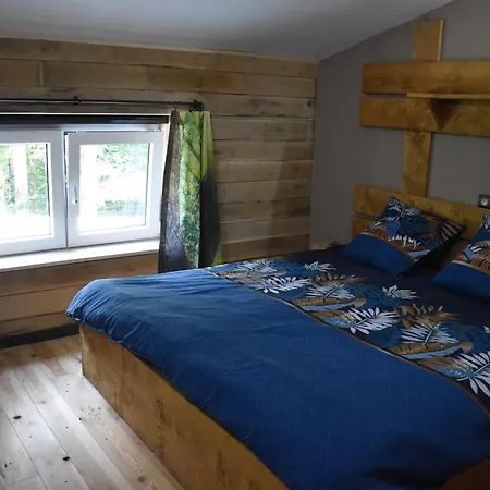 Cocon Dans La Forêt *