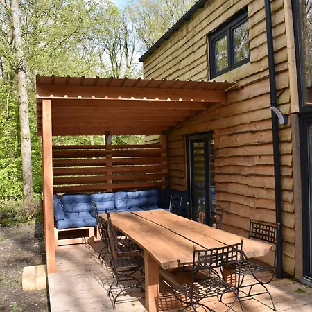 Cocon Dans La Foret Philippeville